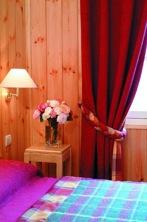 Hotel Le Viscos Saint-Savin  الغرفة الصورة